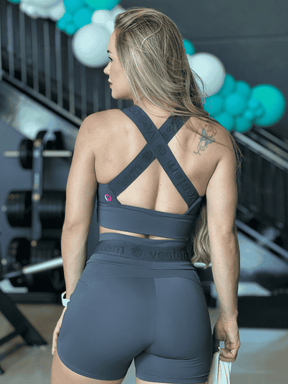 Conjunto Top Cinza e Shorts com Bolsos Laterais